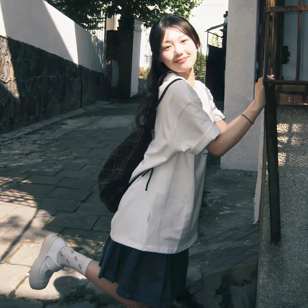 一周的偶像 海报