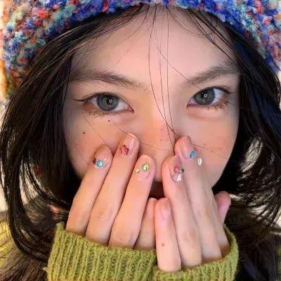 艾迪斯·卡维尔护士 海报